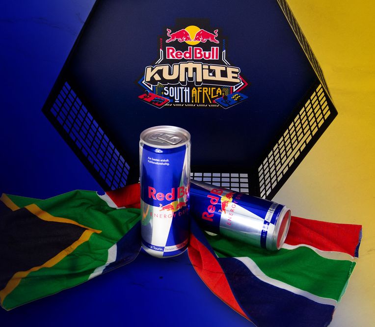Inhalt der Red Bull Kumite Einladungsbox