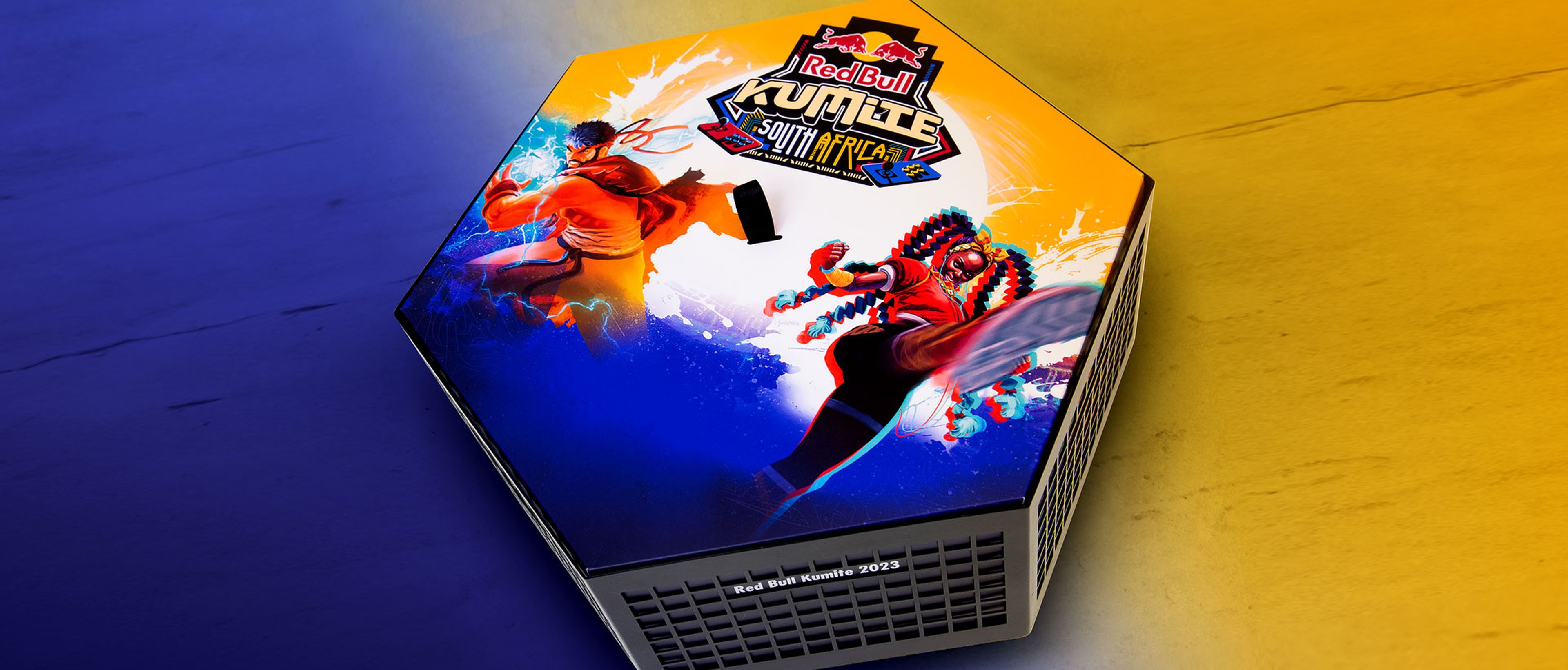 Geschlossene Red Bull Kumite Einladungsbox