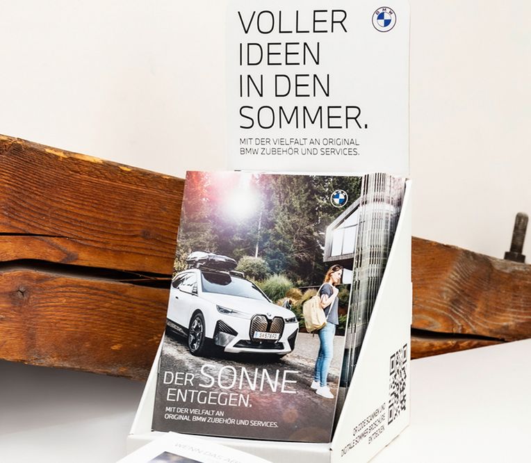 Folder zur BMW Kampagne "Der Sonne entgegen"